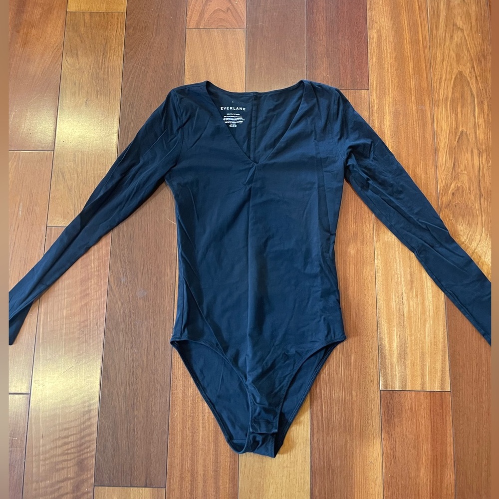 Everlane V-neck bodysuit — excellent condition!